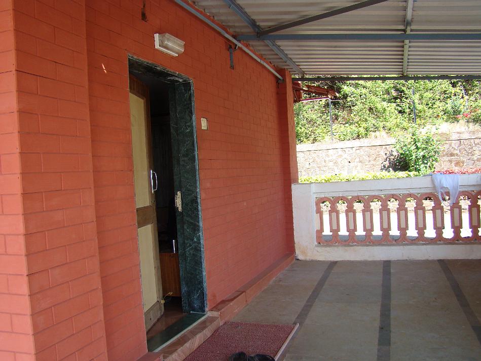 DSC02020.JPG - Entrance of room where Saju stayed.