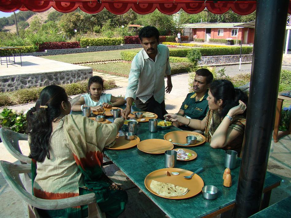 DSC02046.JPG - Finally wait is over and lunch is served. The guy who is serving is Mahesh Sakpal