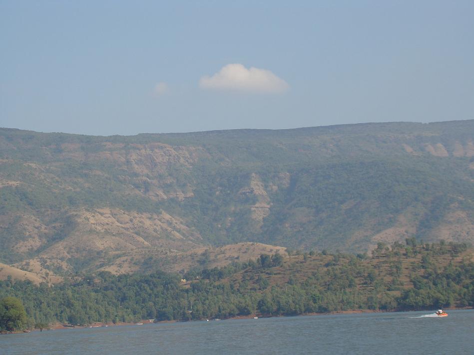 DSC02058.JPG - ...This is about 18 kms from Puja Farms or about 28 kms from M'war market