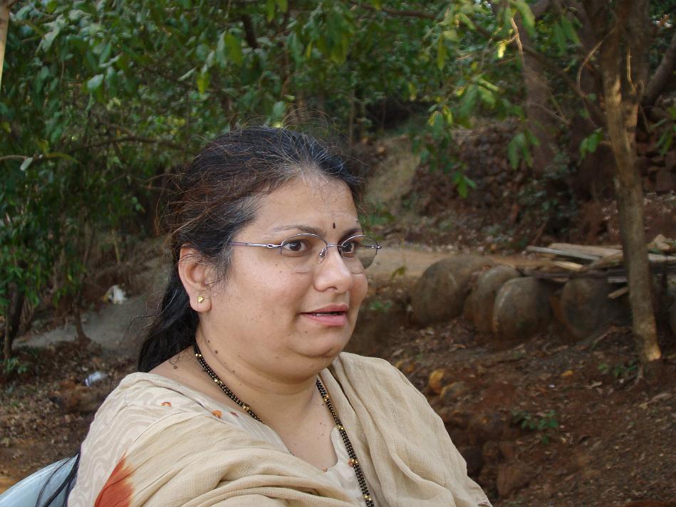 DSC02085.JPG - Eesha managed to capture Gauri's one more mood