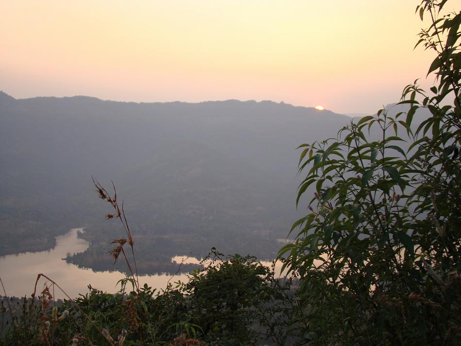 DSC02107.JPG - As we were driving back from Tapola to Mahabaleshwar, we could see sunset from another higher altitude point as well. The water is from Shivasagar Jalashaya