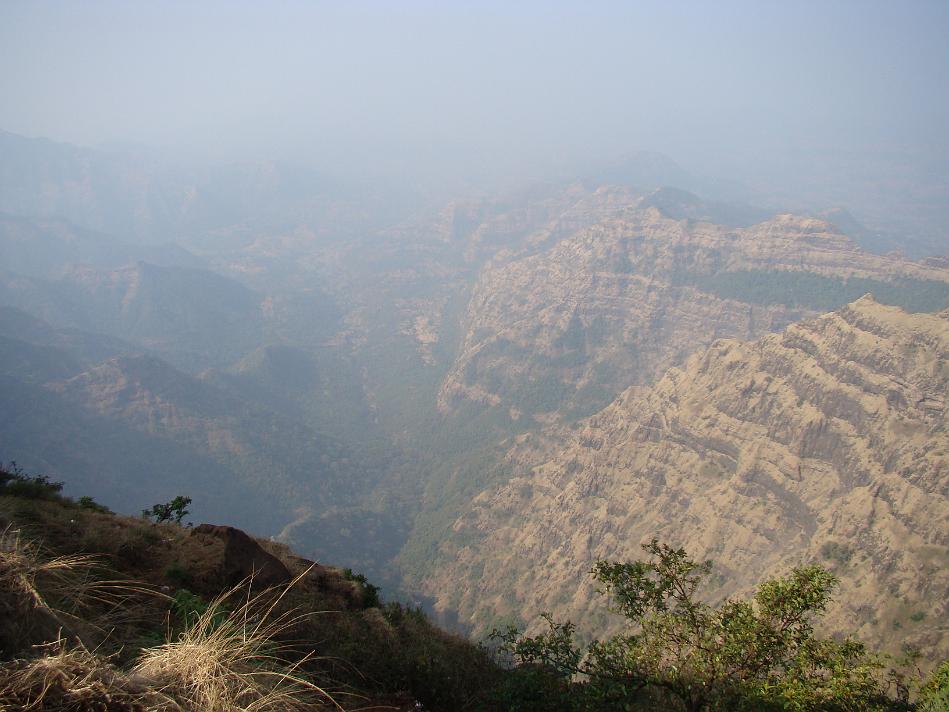DSC02115.JPG - Savitri river valley