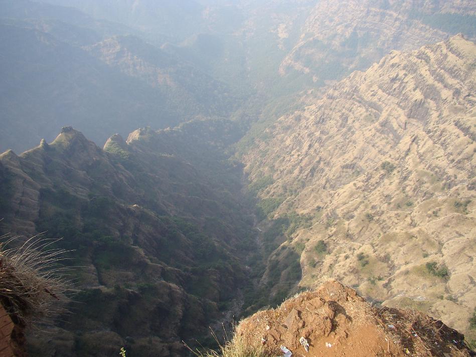 DSC02116.JPG - Another view of Savitri river valley