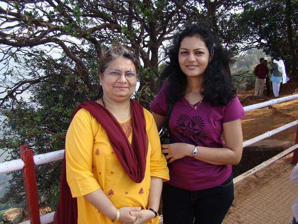 DSC02121.JPG - Gauri and Madhavi @ Arthur seat point