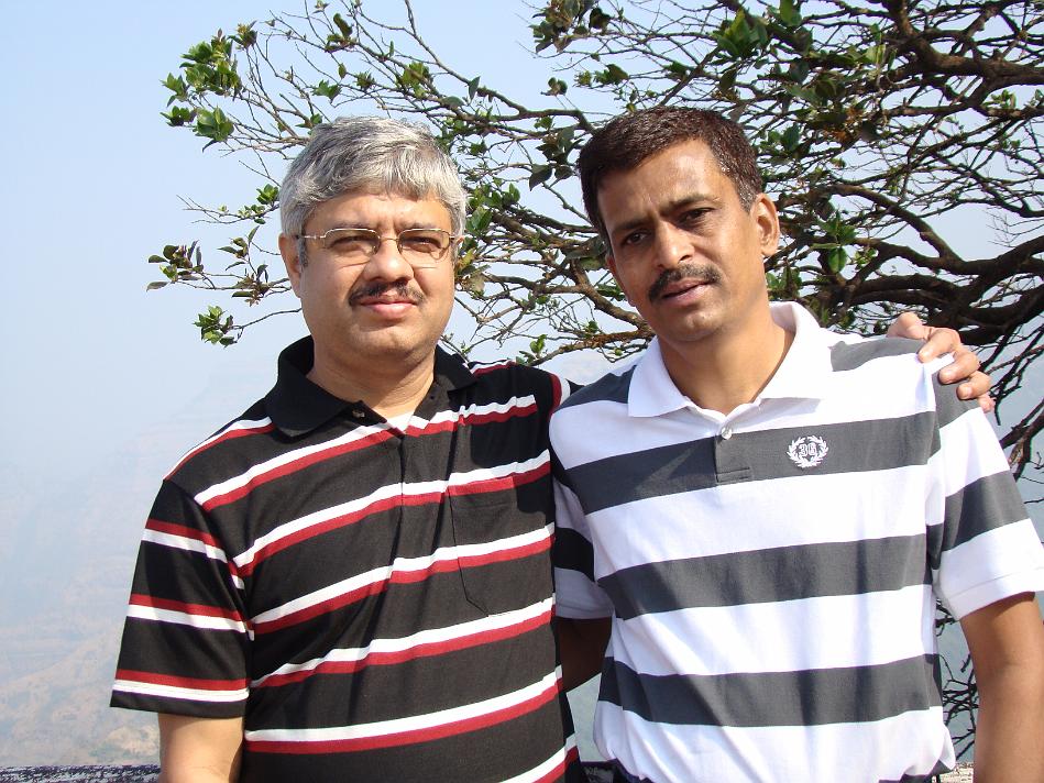 DSC02122.JPG - Friends - Rajan and Sanju @ Arthur Seat