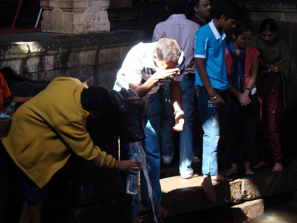 DSC02136.JPG - Everybody wants to take sip or fill water from the point of origin of the river....