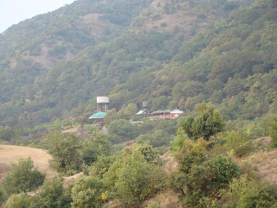 DSC02145.JPG - View of Puja Farm from near about Kisan Jadhav's bunglow that is about 1.5 kms away. There are couple of rooms rented from that bunglow as well